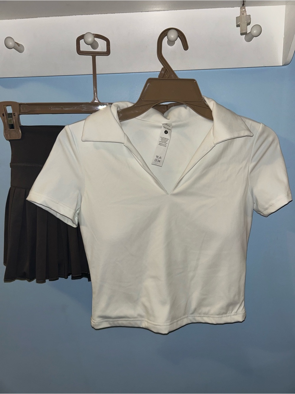 Cropped White Polo-Style Short Sleeve Top